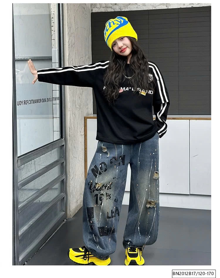 SÉT ÁO ĐEN THỂ THAO MIX QUÀN JEAN RÁCH IN CHỮ