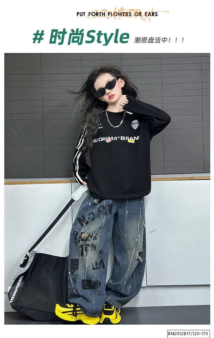 SÉT ÁO ĐEN THỂ THAO MIX QUÀN JEAN RÁCH IN CHỮ