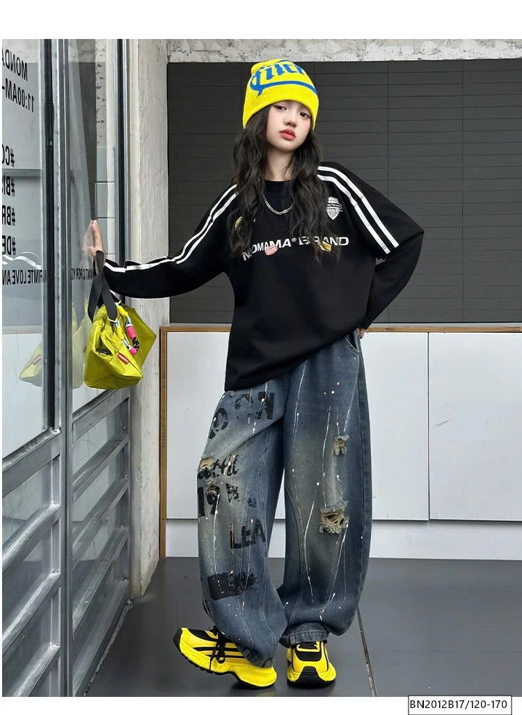 SÉT ÁO ĐEN THỂ THAO MIX QUÀN JEAN RÁCH IN CHỮ