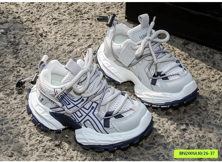 SNEAKER SIÊU NHẸ CÁ TÍNH