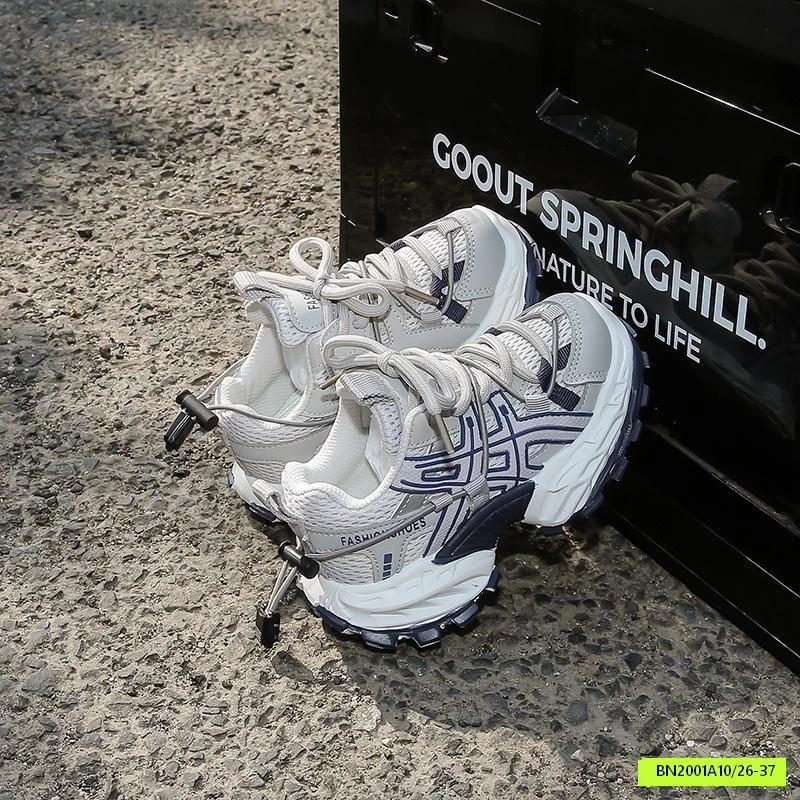 SNEAKER SIÊU NHẸ CÁ TÍNH