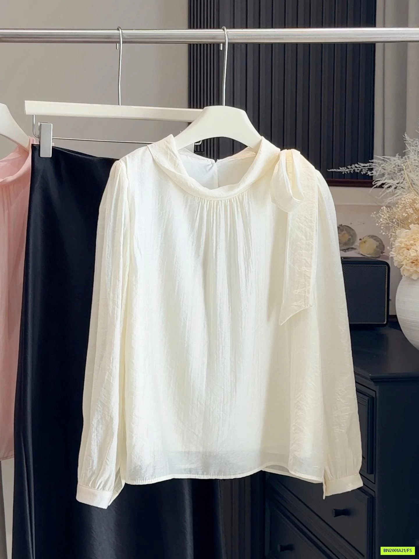 SƠ MI ĐŨI LỤA THẮT NƠ VAI ANNA