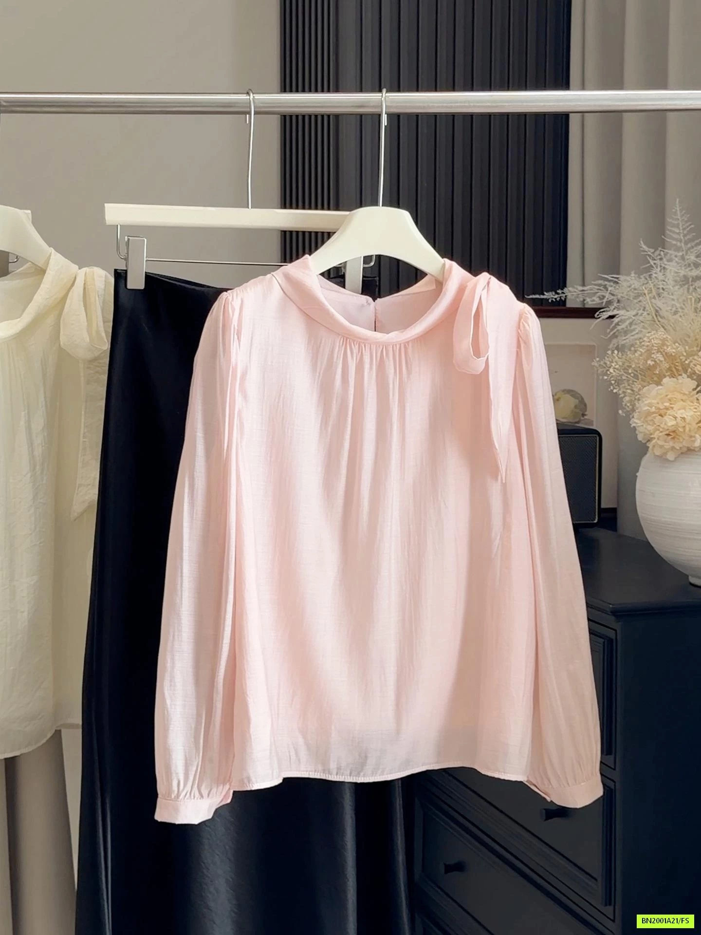 SƠ MI ĐŨI LỤA THẮT NƠ VAI ANNA