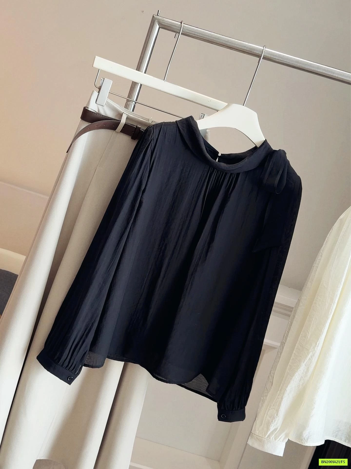 SƠ MI ĐŨI LỤA THẮT NƠ VAI ANNA