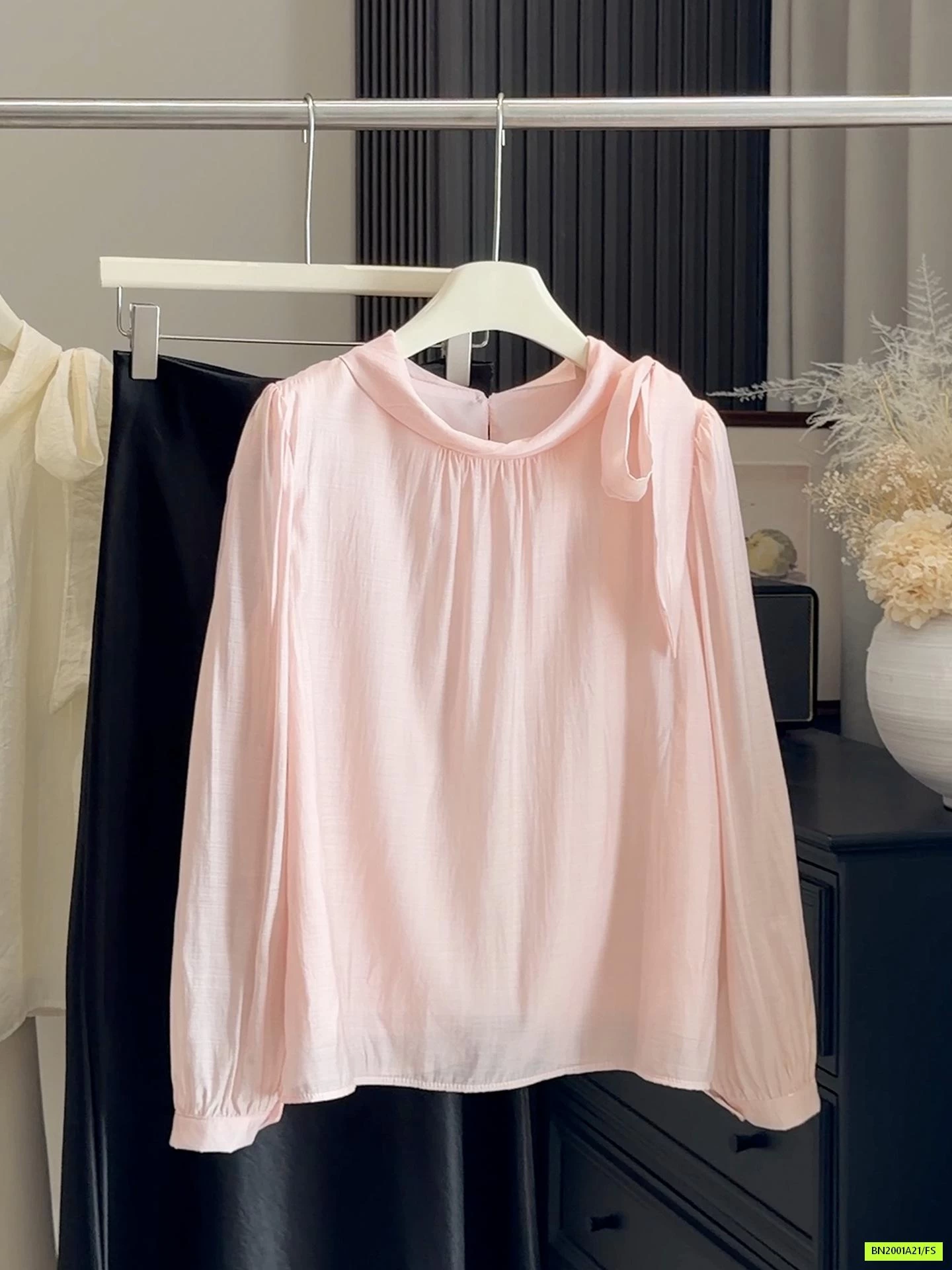 SƠ MI ĐŨI LỤA THẮT NƠ VAI ANNA