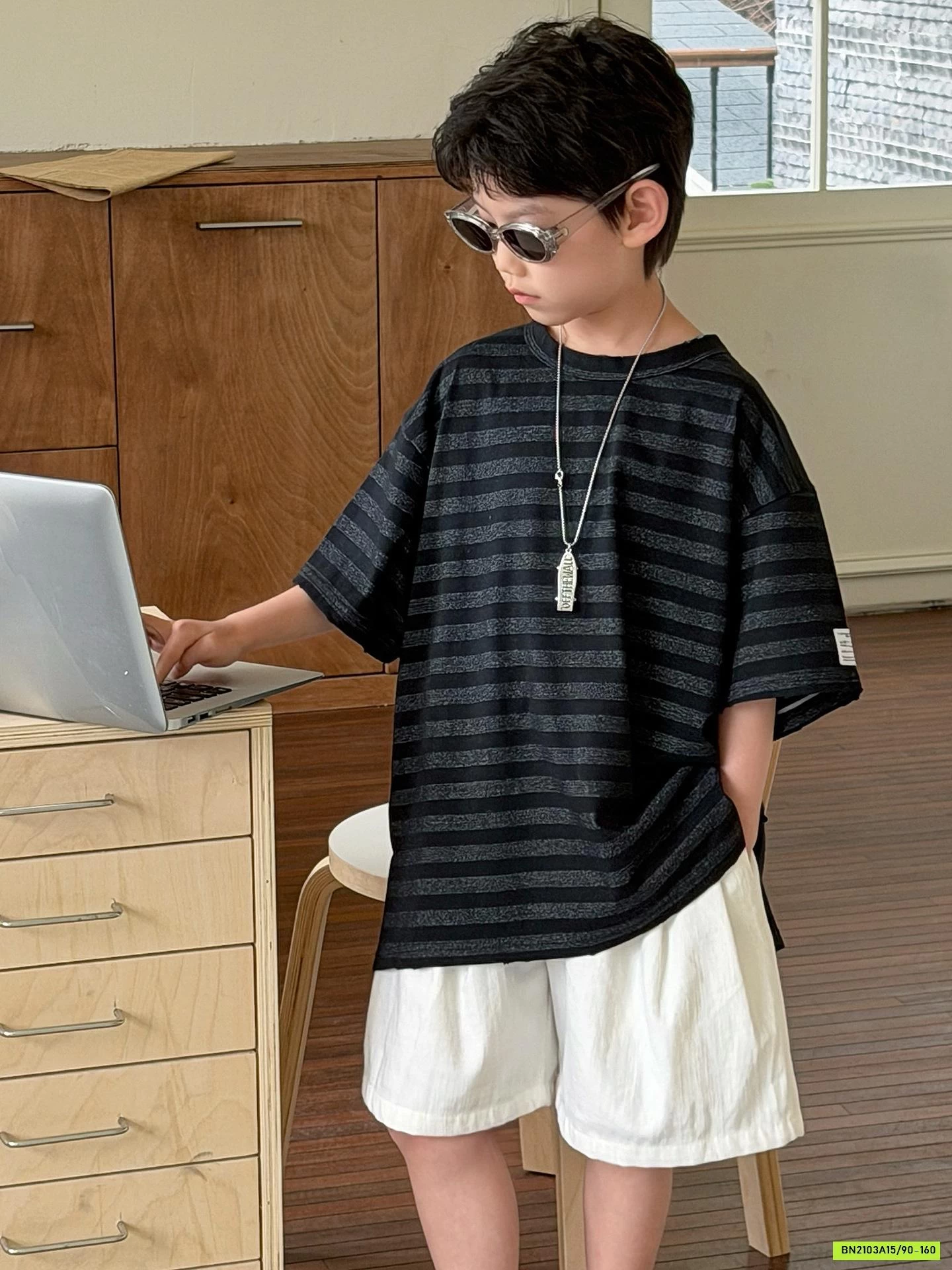 ÁO THUN KẺ XÁM ĐEN