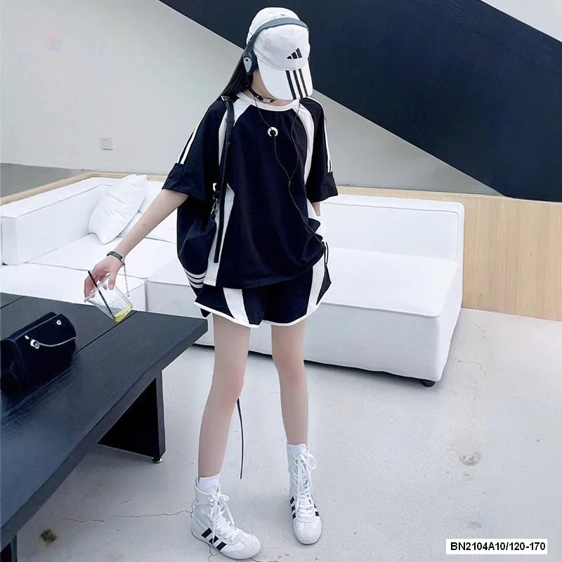 SÉT THỂ THAO ĐEN PHỐI SỌC TRẮNG