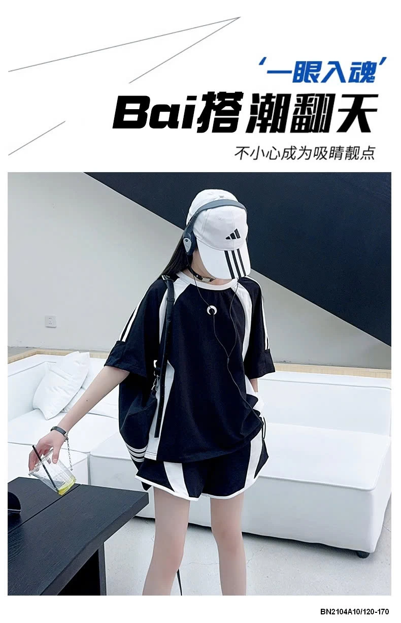 SÉT THỂ THAO ĐEN PHỐI SỌC TRẮNG