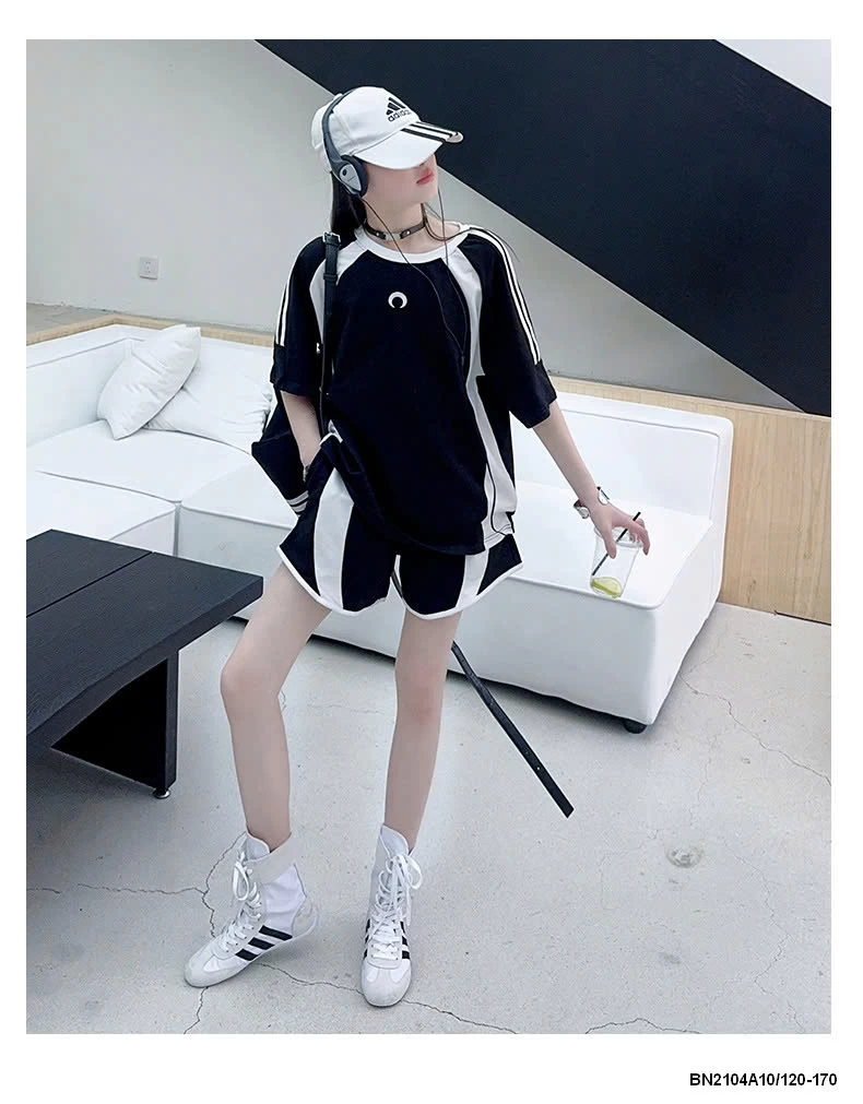 SÉT THỂ THAO ĐEN PHỐI SỌC TRẮNG