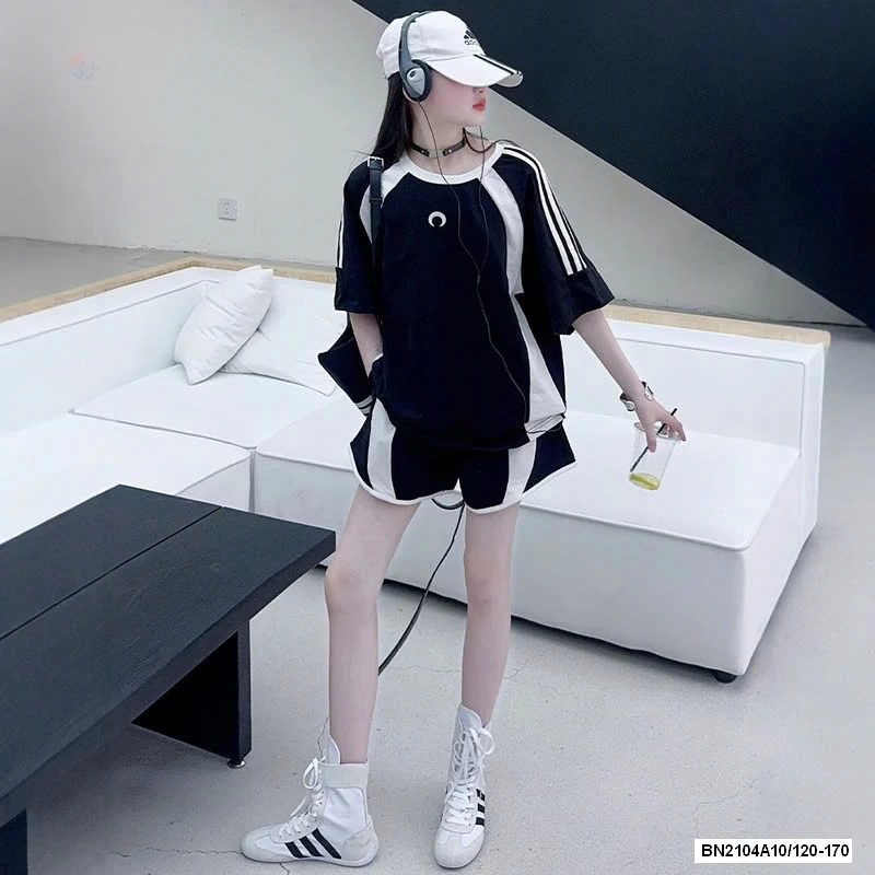 SÉT THỂ THAO ĐEN PHỐI SỌC TRẮNG