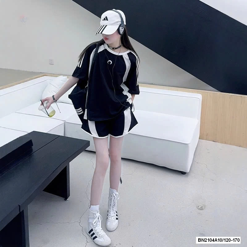 SÉT THỂ THAO ĐEN PHỐI SỌC TRẮNG