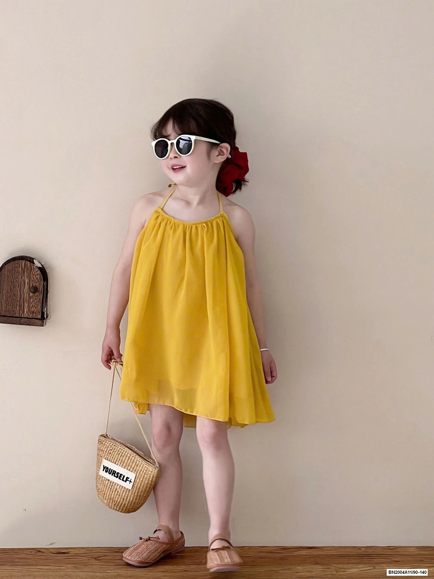 ĐẦM VOAN VÀNG CỔ YẾM