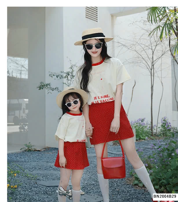 SÉT ÁO THUN MIX QUẦN VÁY ĐỎ CHÂM BI