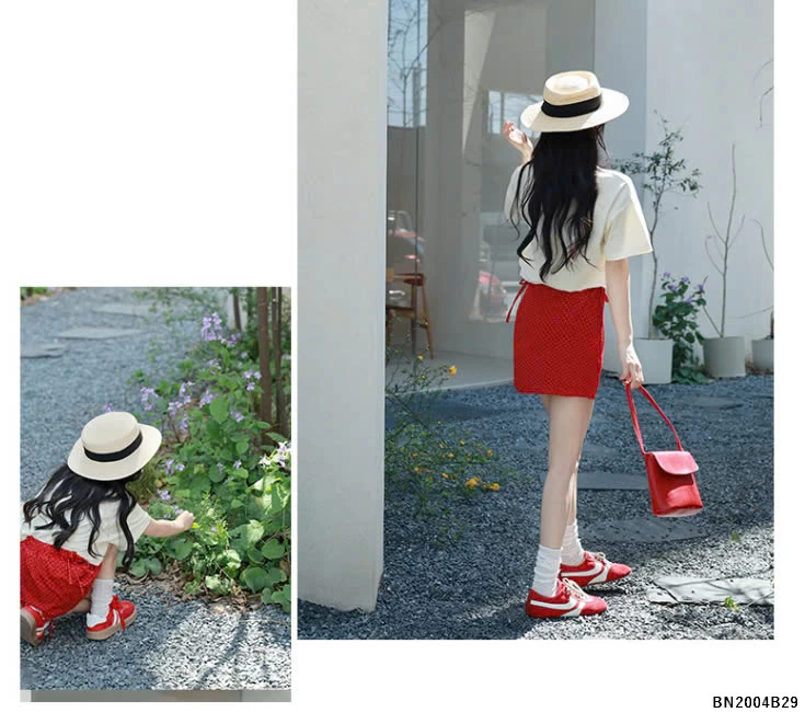 SÉT ÁO THUN MIX QUẦN VÁY ĐỎ CHÂM BI