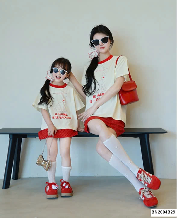 SÉT ÁO THUN MIX QUẦN VÁY ĐỎ CHÂM BI