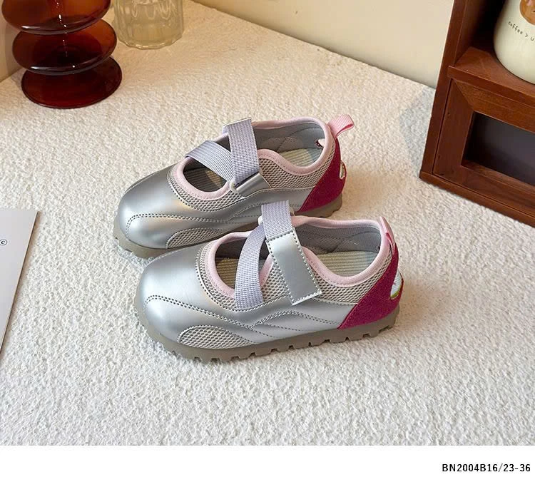 GIÀY THOÁNG KHÍ QUAI DÁN