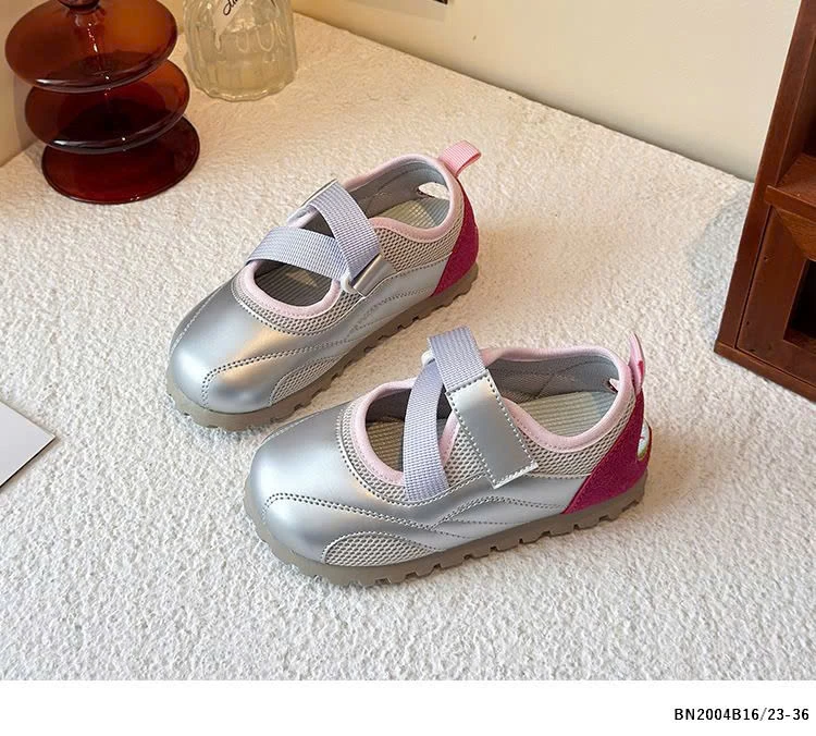 GIÀY THOÁNG KHÍ QUAI DÁN