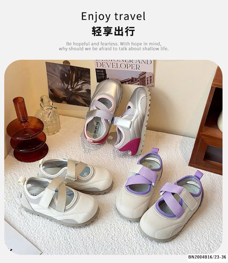 GIÀY THOÁNG KHÍ QUAI DÁN