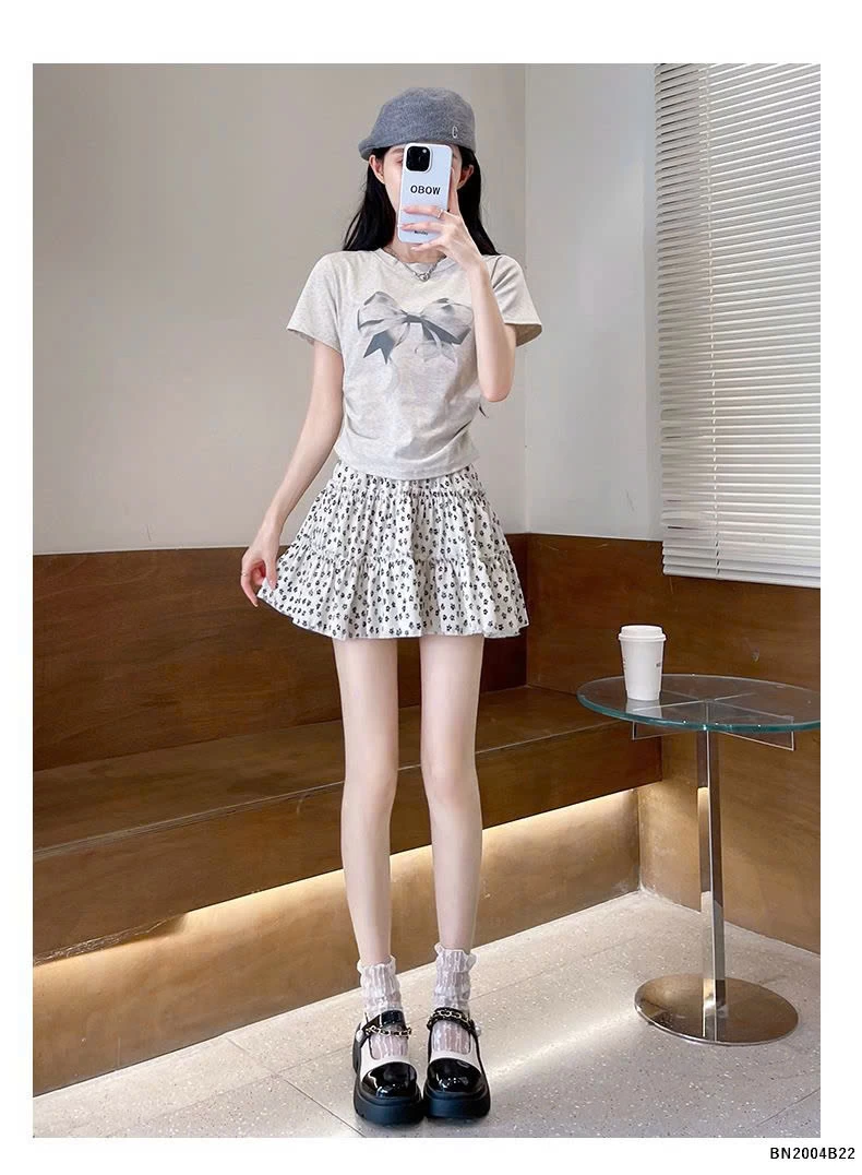 CHÂN VÁY NGẮN HOA NHÍ