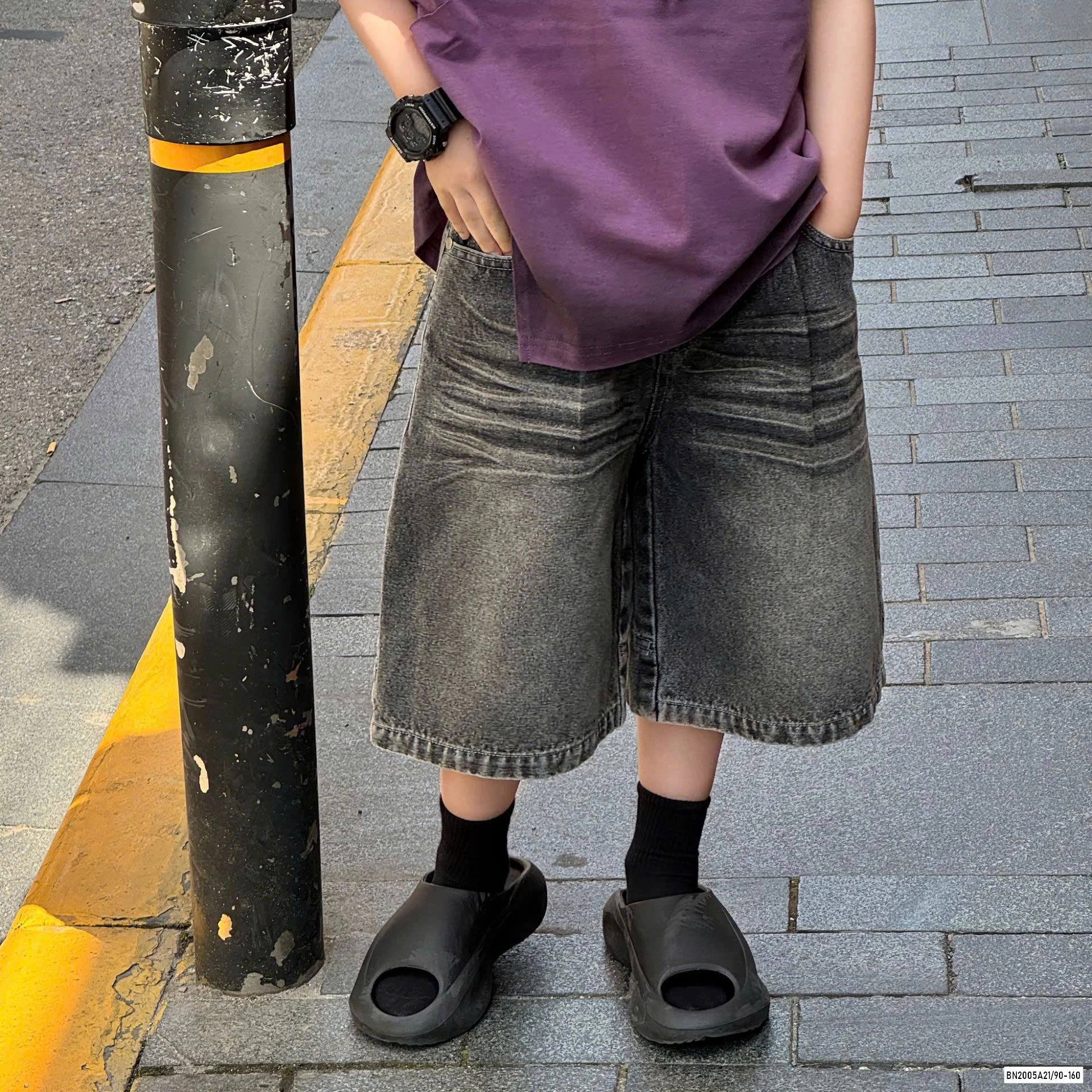 QUẦNG JEANS LỠ BẠC MÀU BASIC