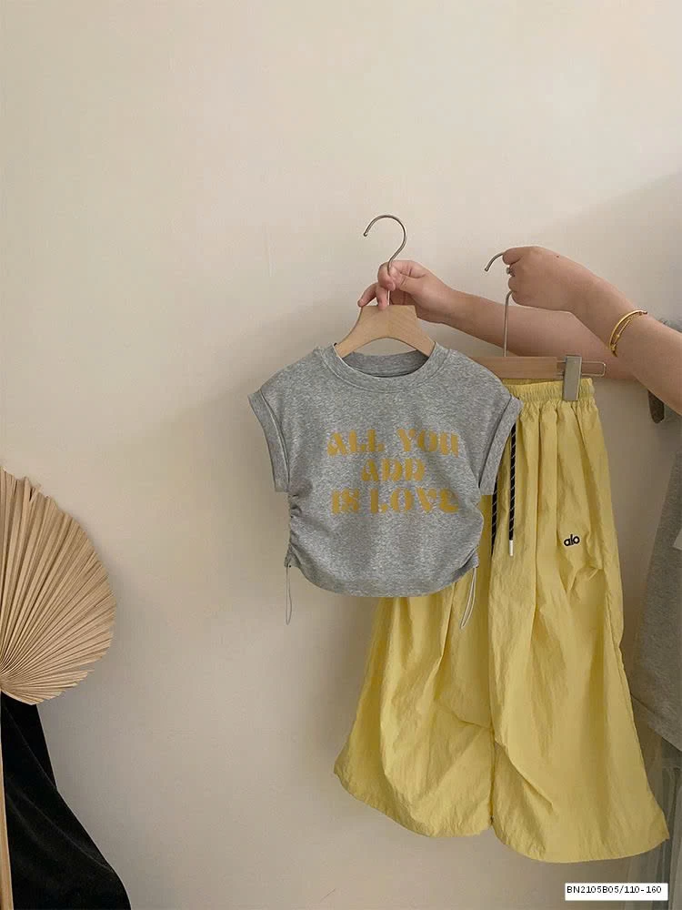 SÉT ÁO THUN RÚT EO MIX QUẦN GIÓ VÀNG