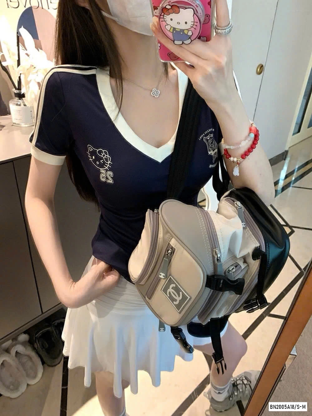 ÁO CỔ V KITTY WG.WE