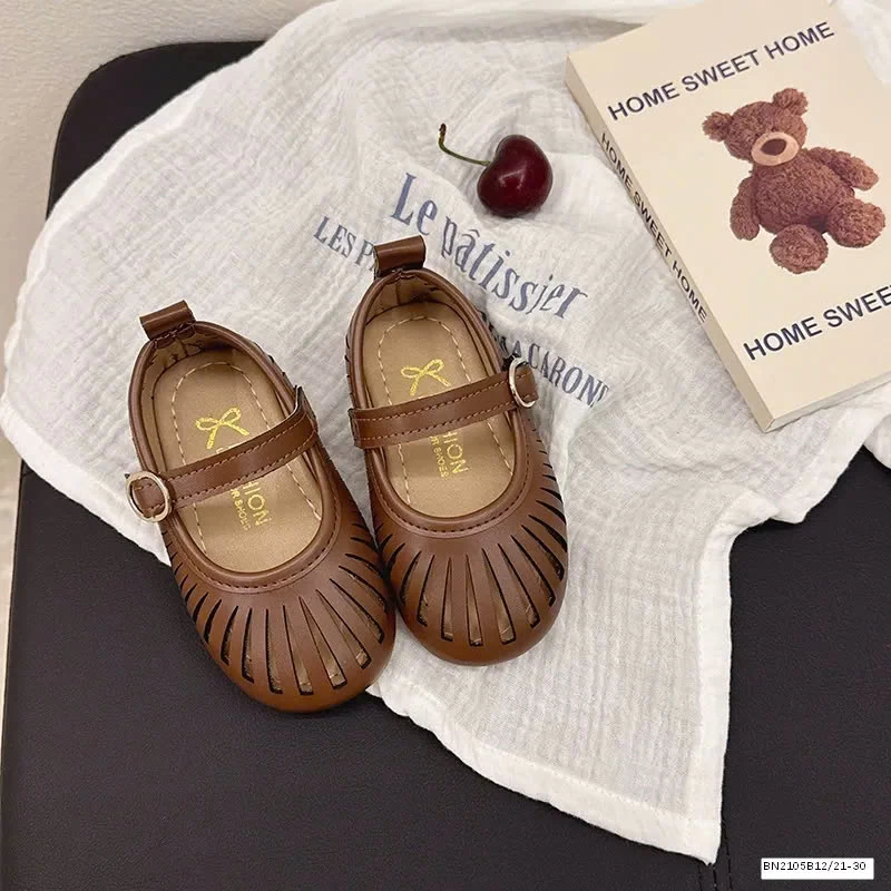 Giày búp bê lỗ vintage cho bé