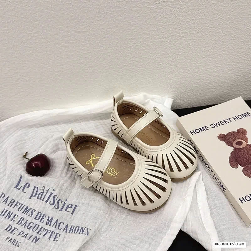 Giày búp bê lỗ vintage cho bé