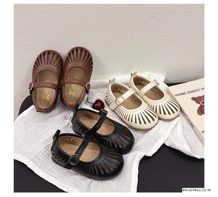 Giày búp bê lỗ vintage cho bé