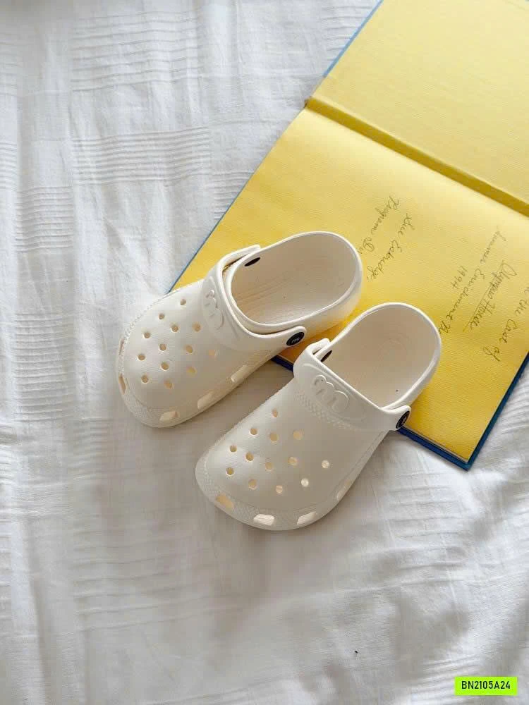 CROCS TRƠN MÀU AMBB