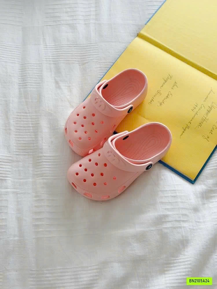 CROCS TRƠN MÀU AMBB