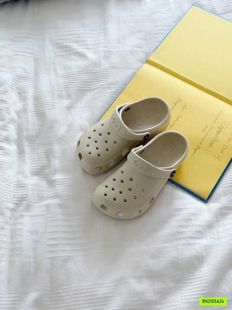 CROCS TRƠN MÀU AMBB