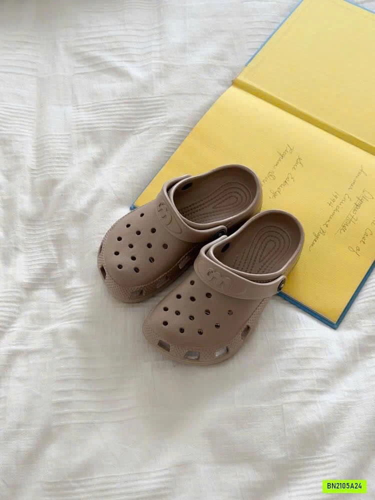 CROCS TRƠN MÀU AMBB
