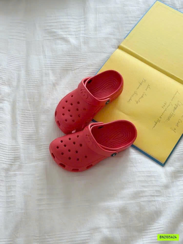 CROCS TRƠN MÀU AMBB