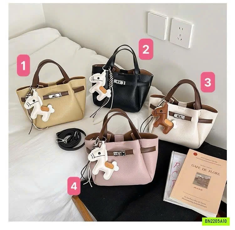TÚI XÁCH CHARM NGỰA