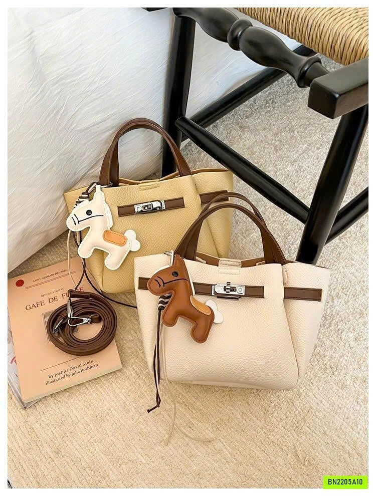 TÚI XÁCH CHARM NGỰA