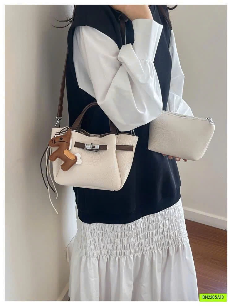 TÚI XÁCH CHARM NGỰA