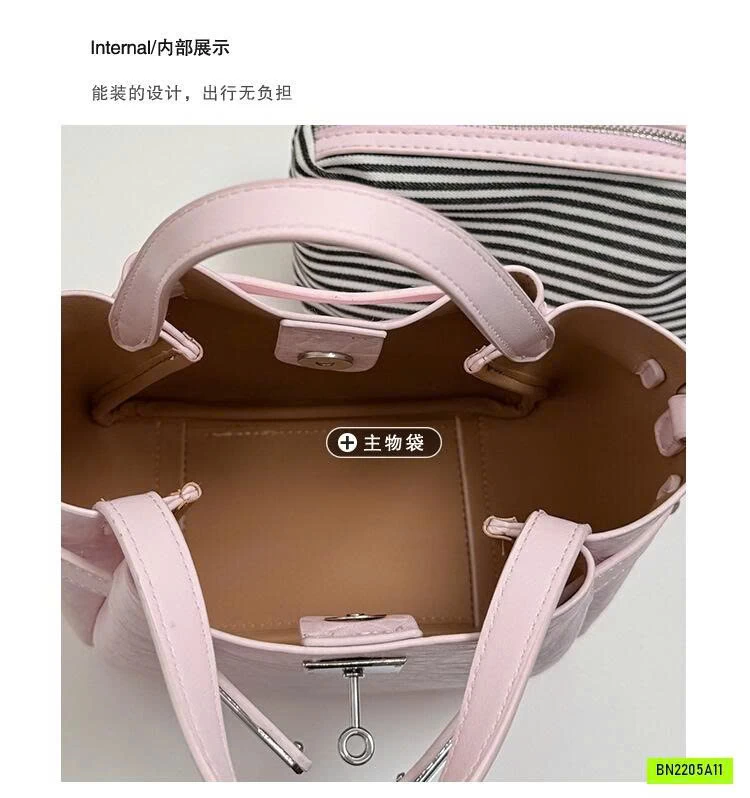 TÚI DA NHÁM KÈM CHARM NGỰA