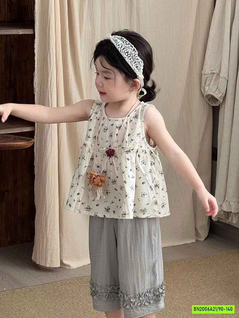 ÁO BBD HOA NHÍ MIX QUẦN XÁM