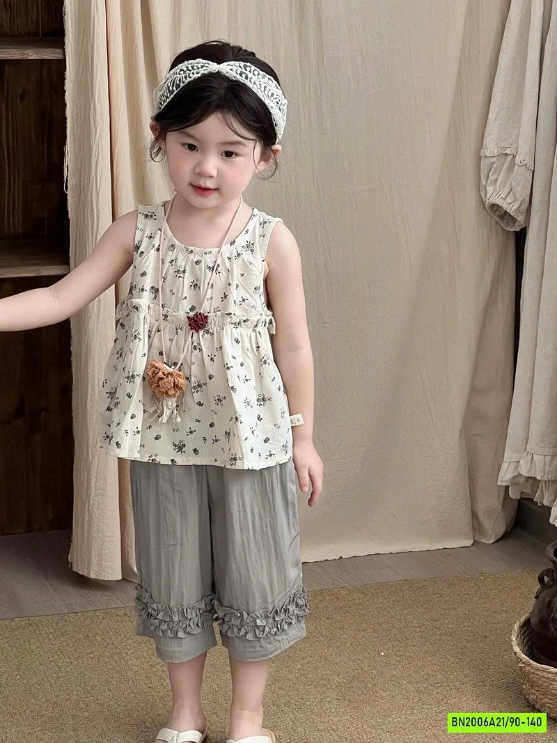 ÁO BBD HOA NHÍ MIX QUẦN XÁM