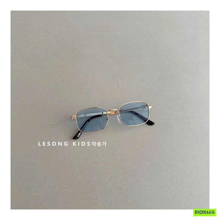 KÍNH THỜI TRANG MẮT VUÔNG