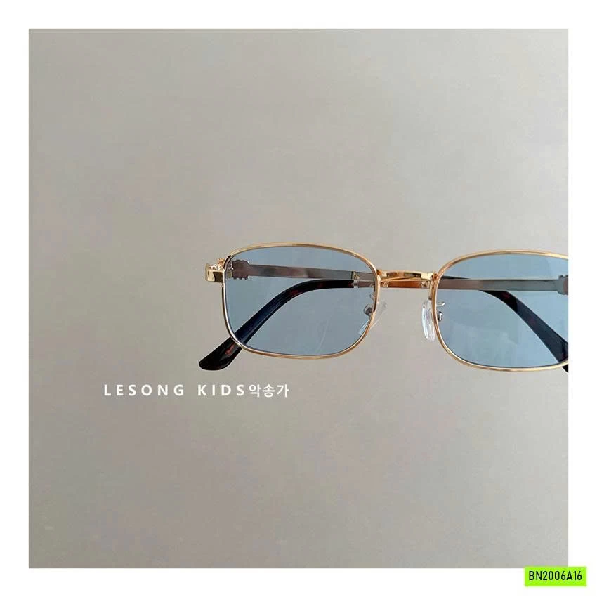 KÍNH THỜI TRANG MẮT VUÔNG