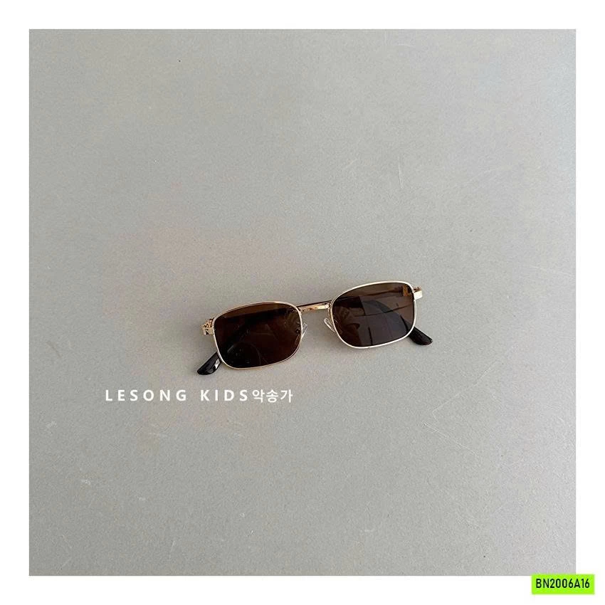 KÍNH THỜI TRANG MẮT VUÔNG