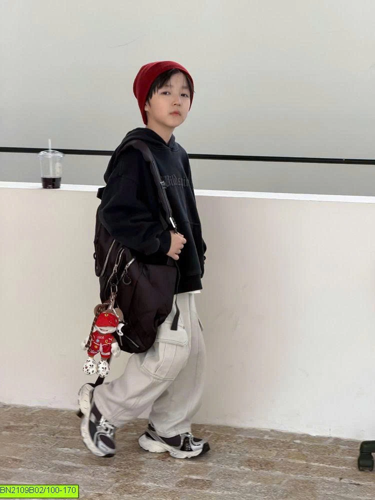 ÁO HOODIE CHỮ TONE ĐEN 26E148 AMBB