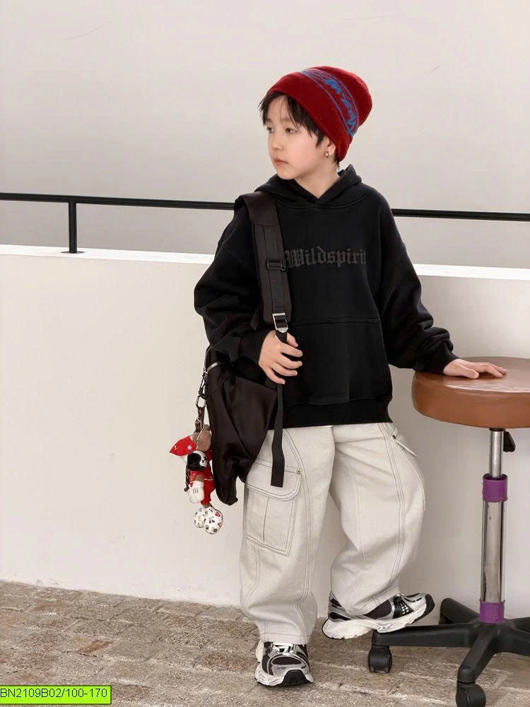 ÁO HOODIE CHỮ TONE ĐEN 26E148 AMBB