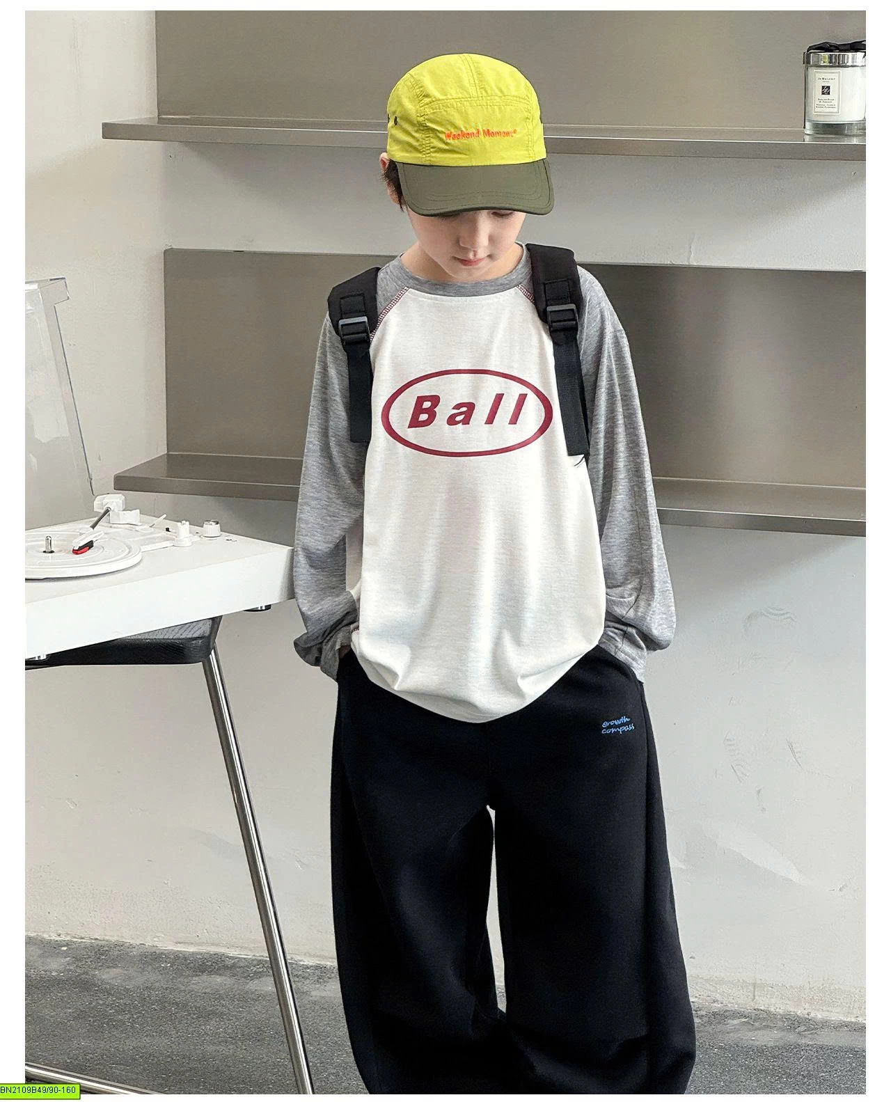 ÁO THUN CHỮ BALL PHỐI MÀU TAY