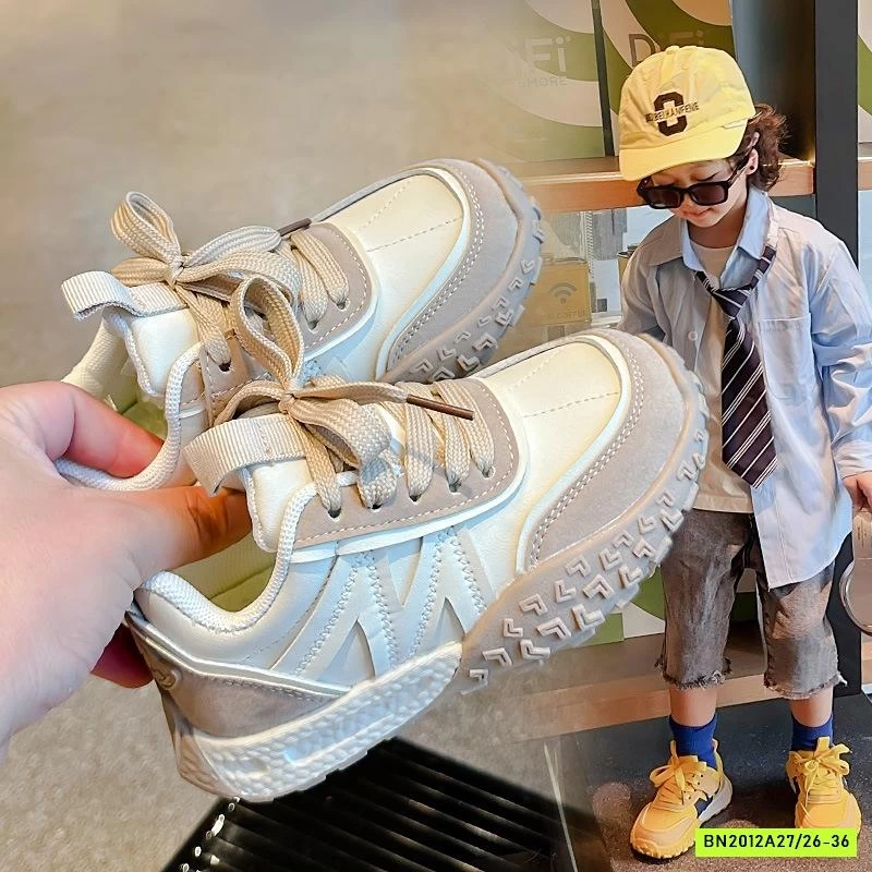 GIÀY THỂ THAO ĐẾ ĐINH