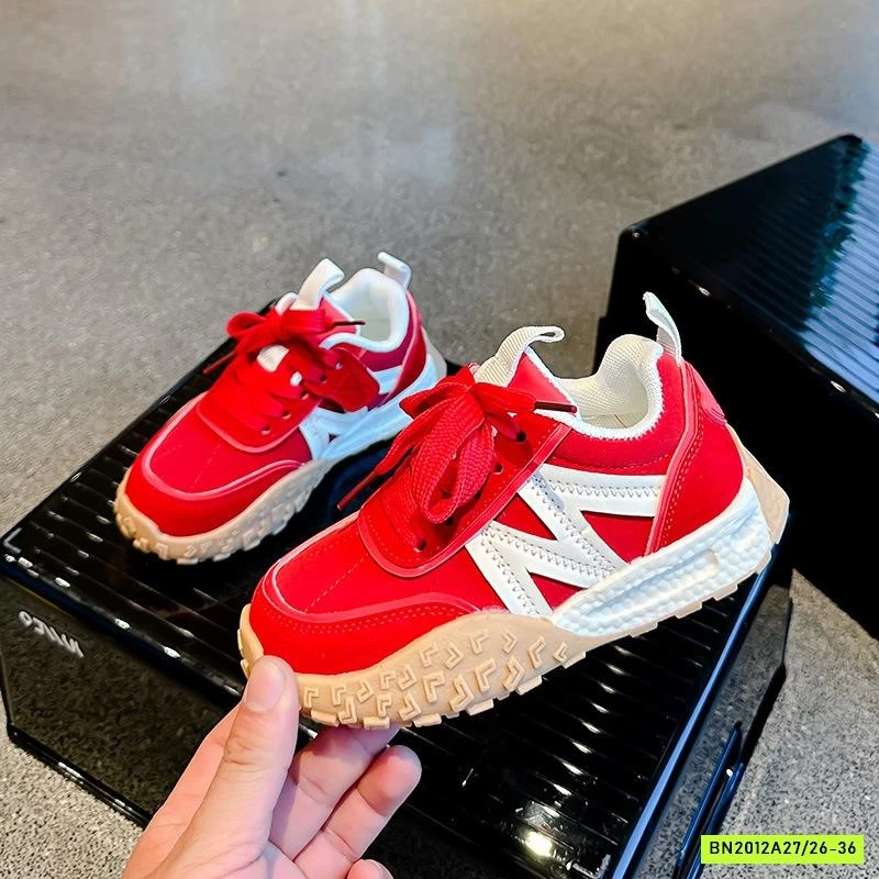 GIÀY THỂ THAO ĐẾ ĐINH