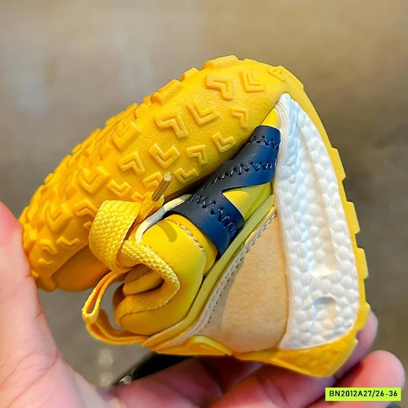 GIÀY THỂ THAO ĐẾ ĐINH