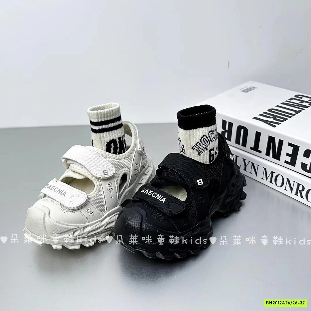 SANDAL GIẢ GIÀY THỂ THAO ĐẾ ĐINH